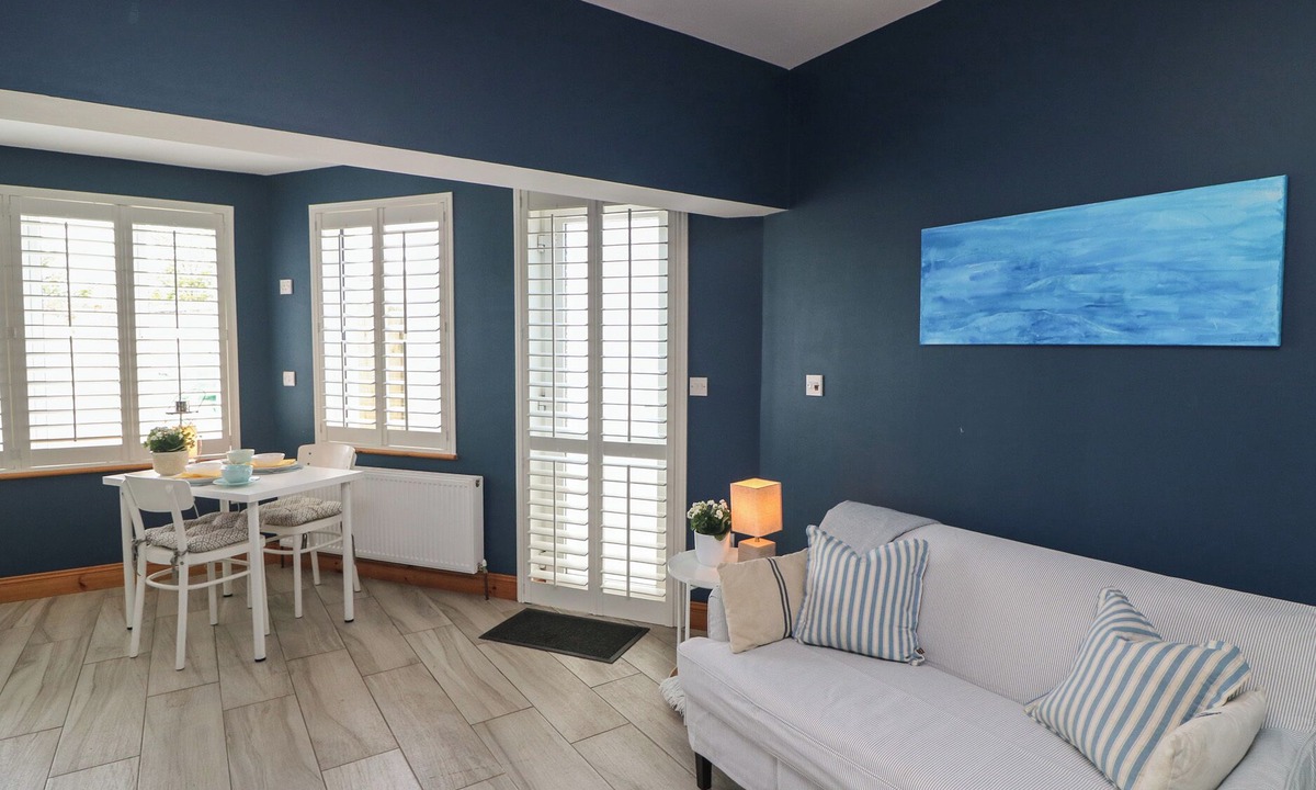 Skerries Cottage | To The Beach!