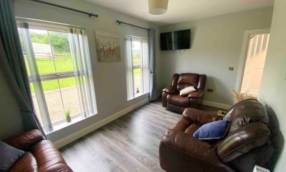 Coleraine Apartment | Forest View House Hot Tub Sleeps 2