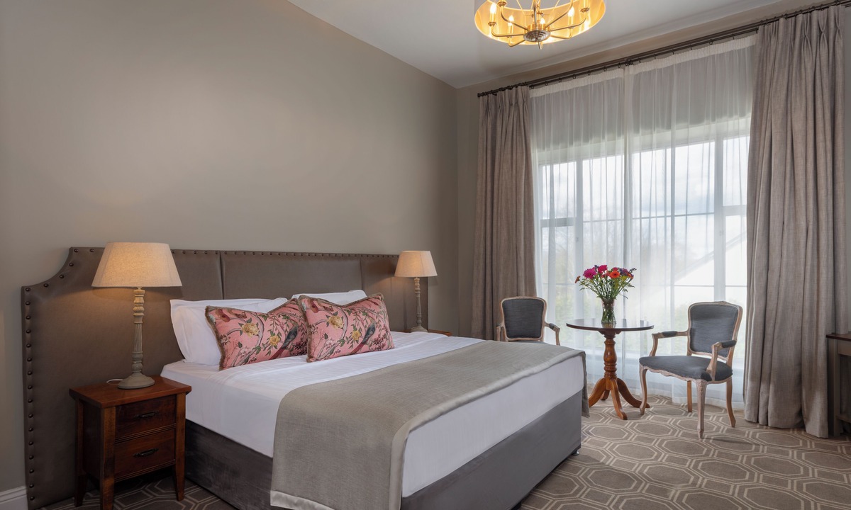 Chapel Hill Hotel | Castle Oaks House Hotel