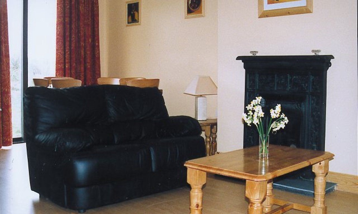 Kinsale Apartment | Kinsale No 6 - sleeps 8 guests in 4 bedrooms