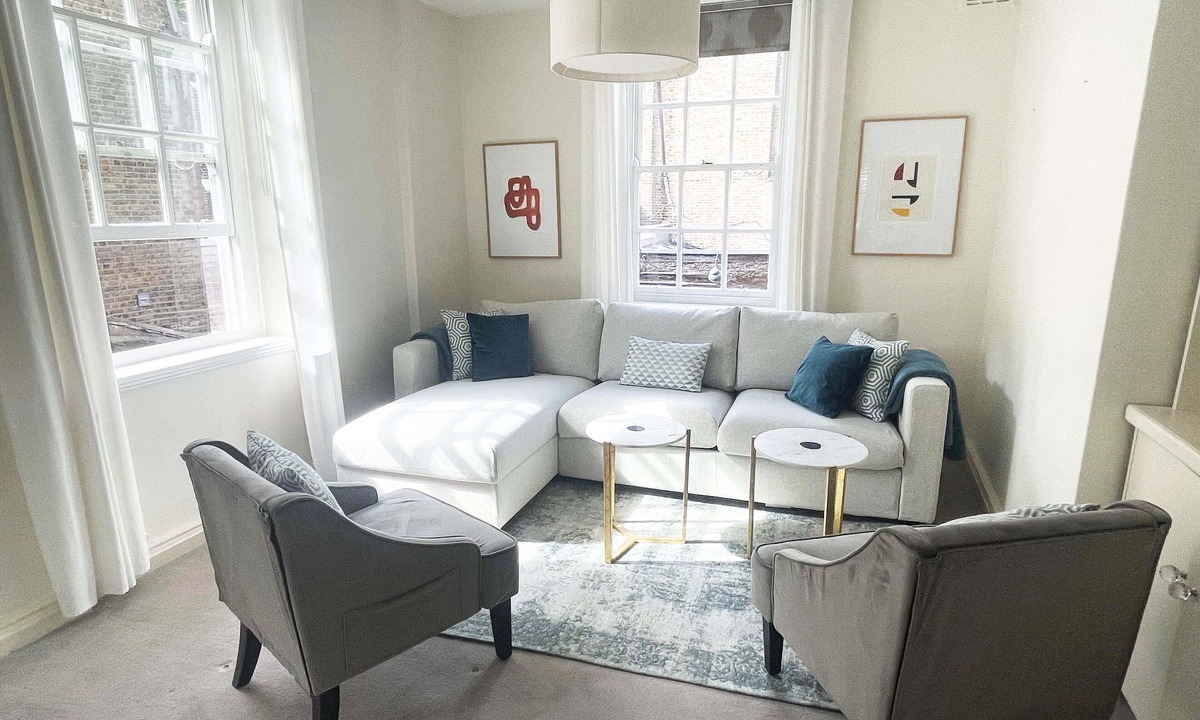 Royal Borough of Kensington and Chelsea Apartment | Super Stylish Living in the Best Location in the Heart of Kensington