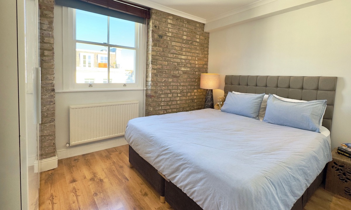 Queen's Gate Apartment | Elegant South Kensington Apartment Near Museums & Tube