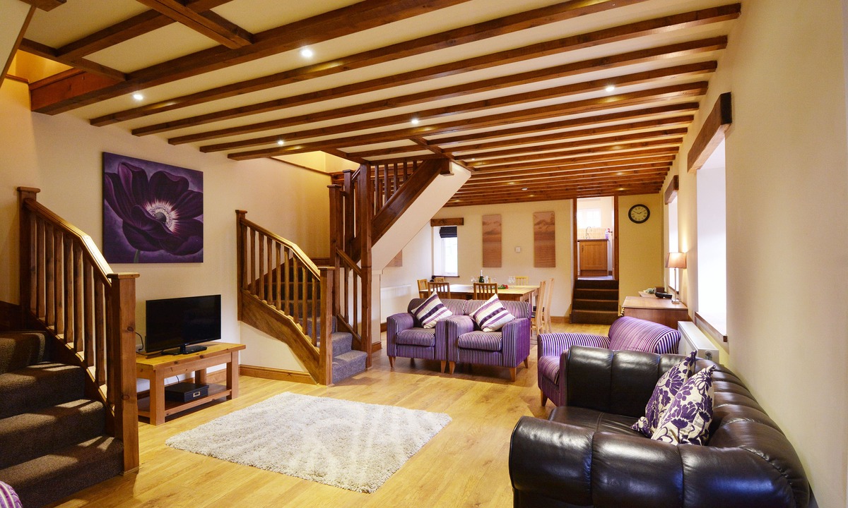 Buckton House | The Roost a stunningly converted self catering cottage sleeping up to 8 guests.