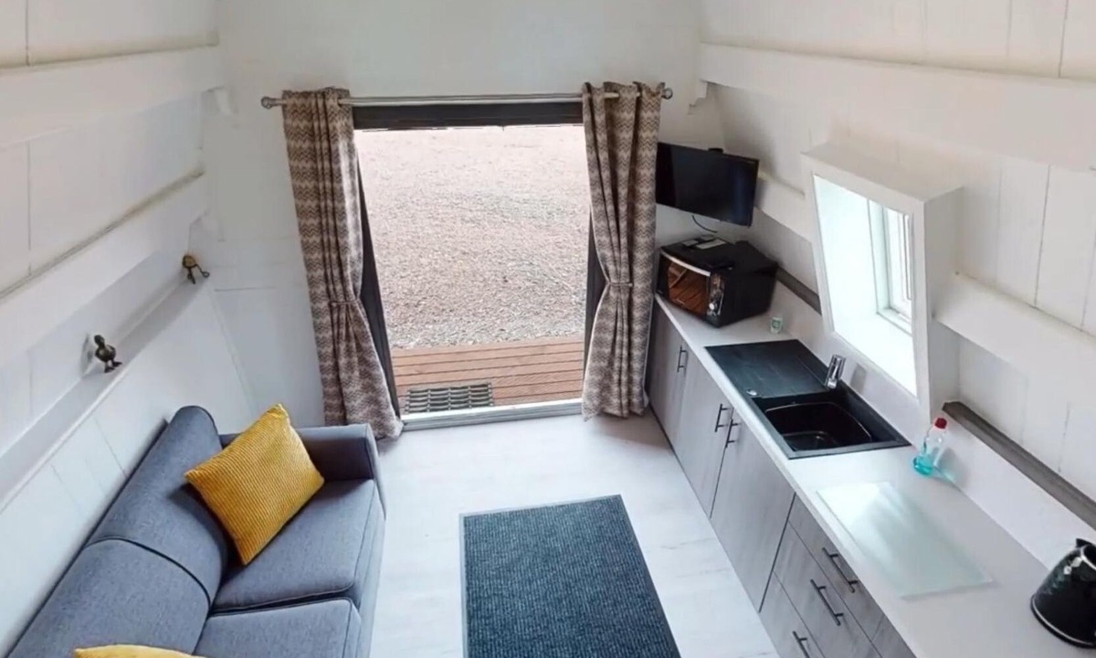 Fraserburgh House | Acdc Glamping, Campervan , Caravan and Tent Resort