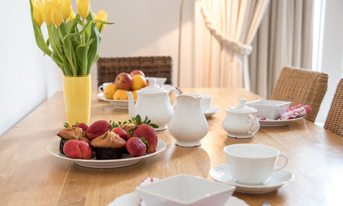 Campden Apartment | Elegant Kensington Apartment by Hyde Park