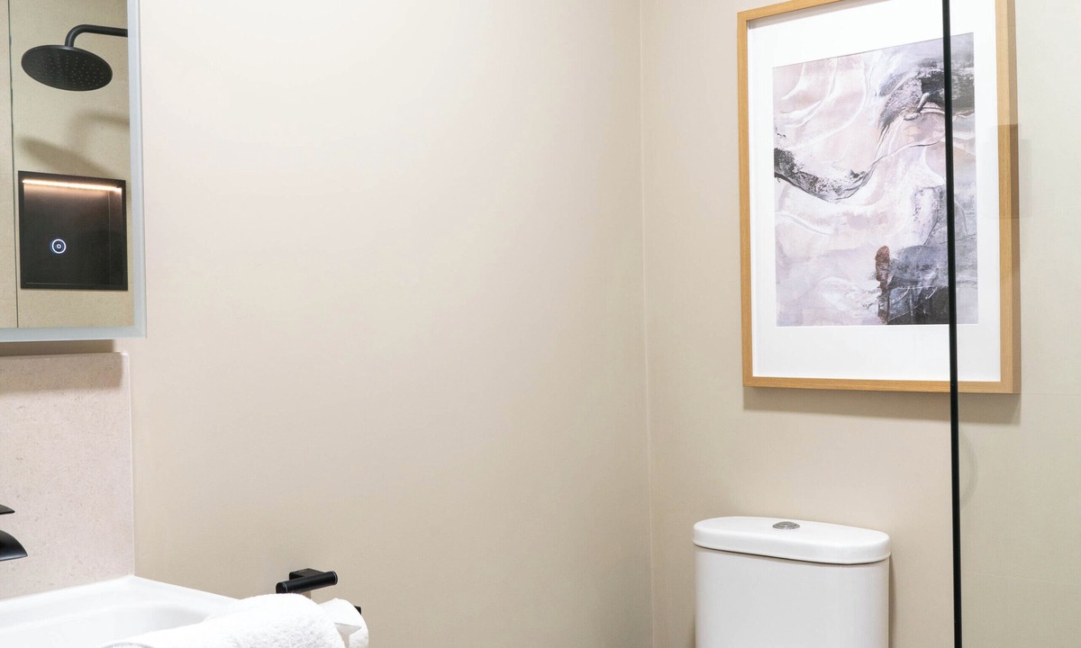 Westport Apartment | Self-Catering Apartment | Murphy Bed | Town Center
