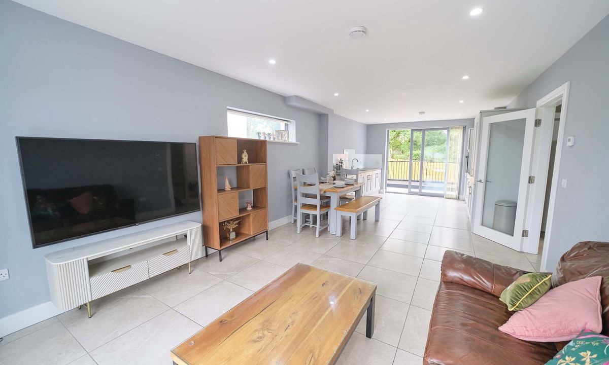 Lecemy House | 3 Bedroom Duplex Apartment By Travel Lets Short Term Rental Agency Donegal Town
