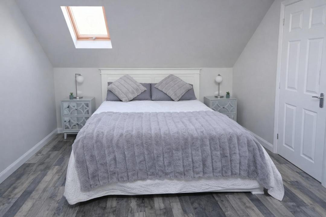 Lisburn Apartment | Lisburn - 1 Bedroom - sleeps 2 - Street parking