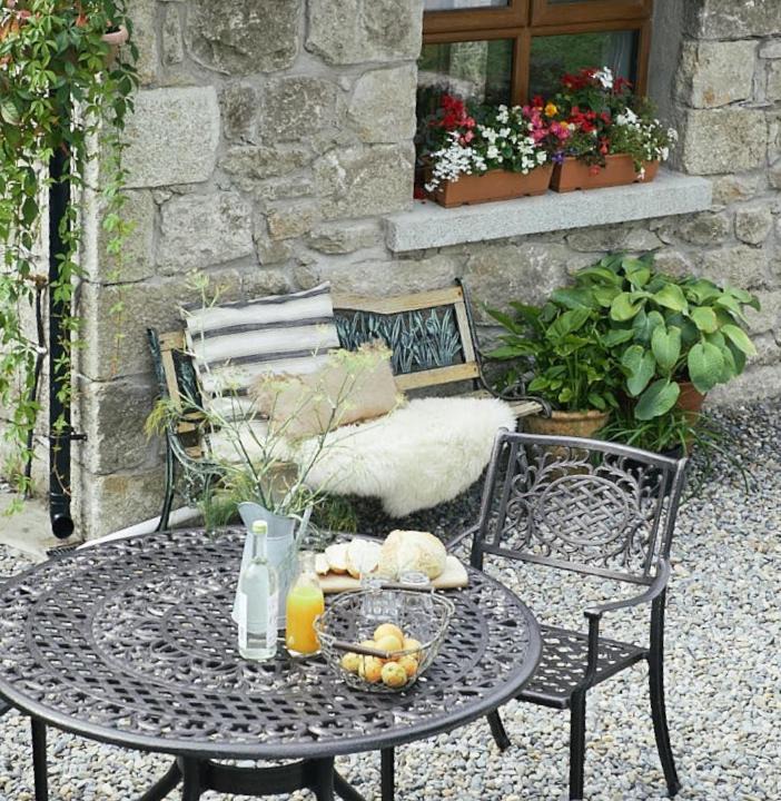 Knockaderry Cross Roads House | Kilquiggan Cottages