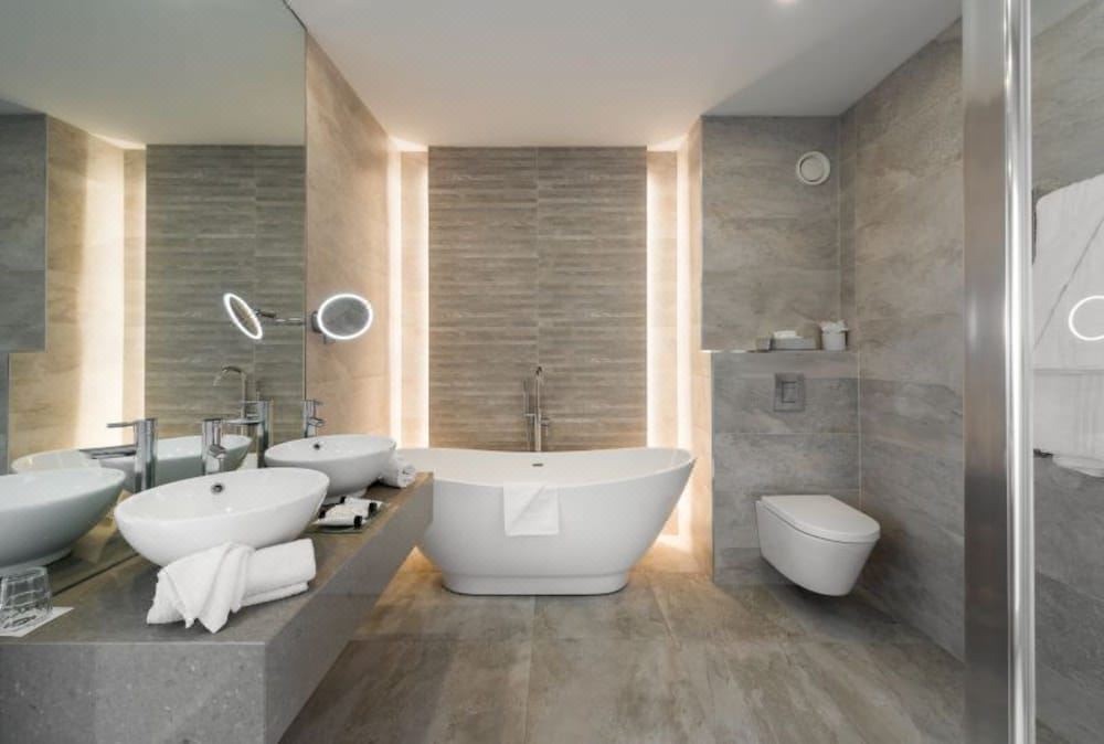 Photo of Bathroom in Breaghwy