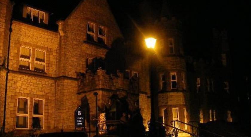 Photo of Buildings in Breaghwy