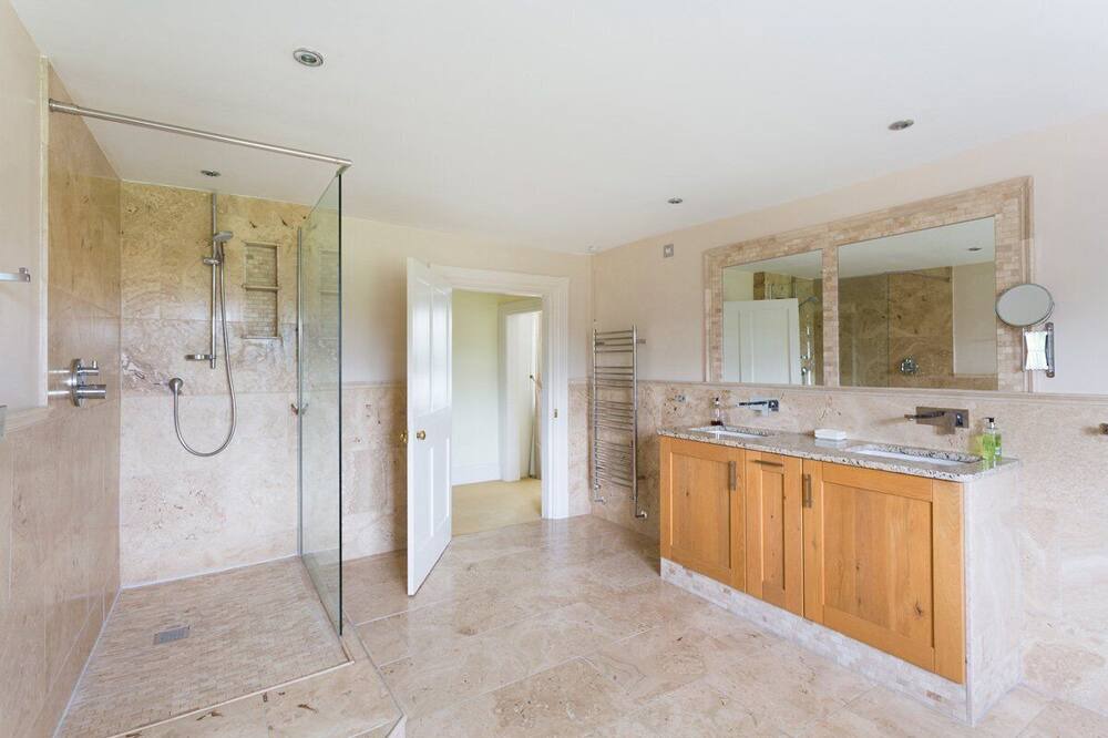Photo of Bathroom in Westbury-on-Severn
