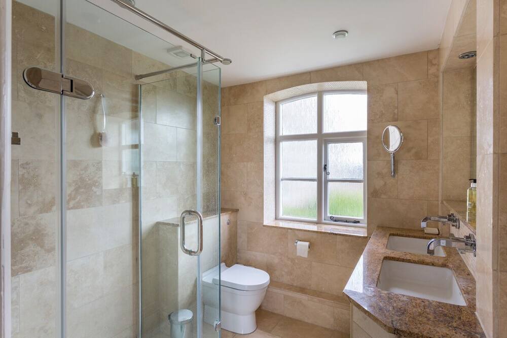 Photo of Bathroom in Westbury-on-Severn