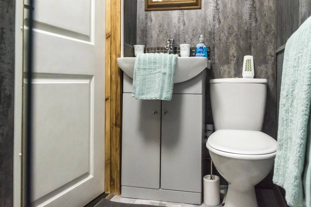 Photo of Bathroom in Llanteg