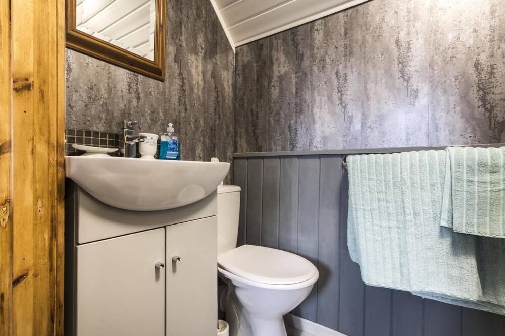 Photo of Bathroom in Llanteg