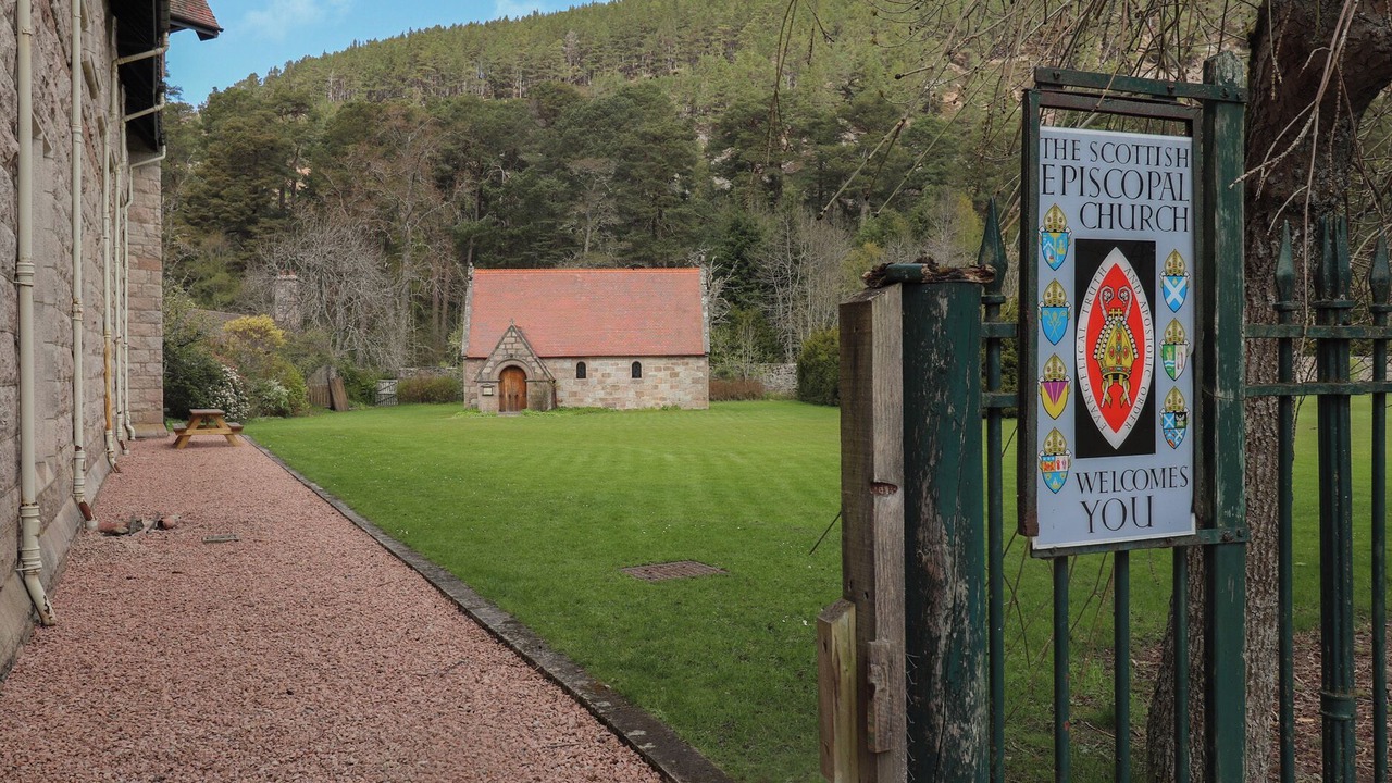 Photo of Others in Braemar