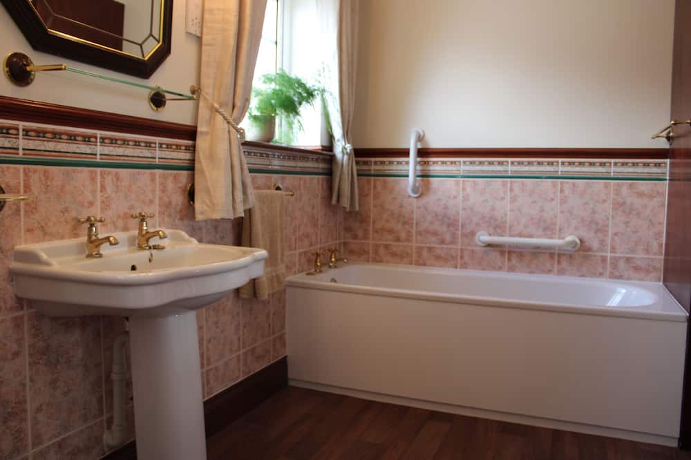 Photo of Bathroom in Portstewart
