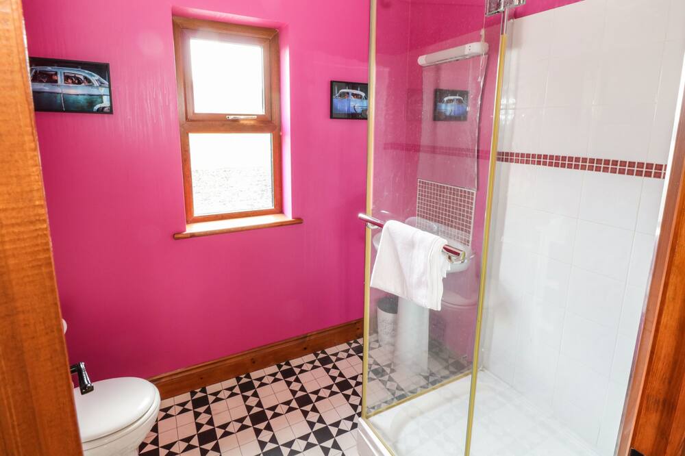 Photo of Bathroom in Connacht