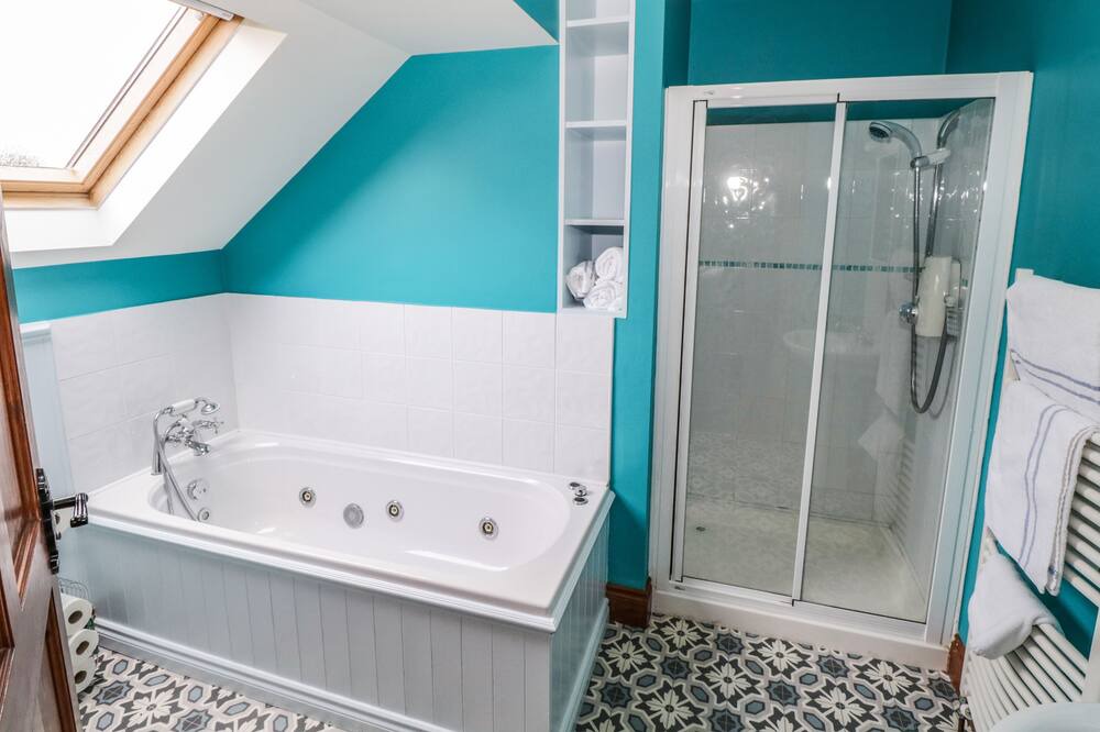 Photo of Bathroom in Connacht
