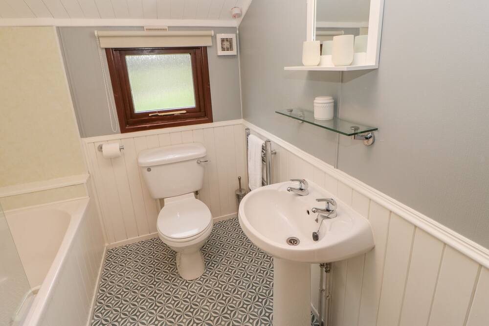 Photo of Bathroom in Kiplin