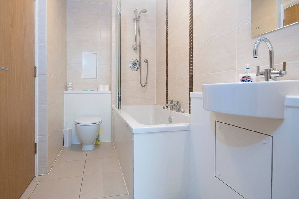 Photo of Bathroom in Cardiff City Centre