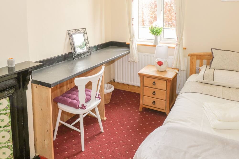 Photo of Bedroom in Aghaward