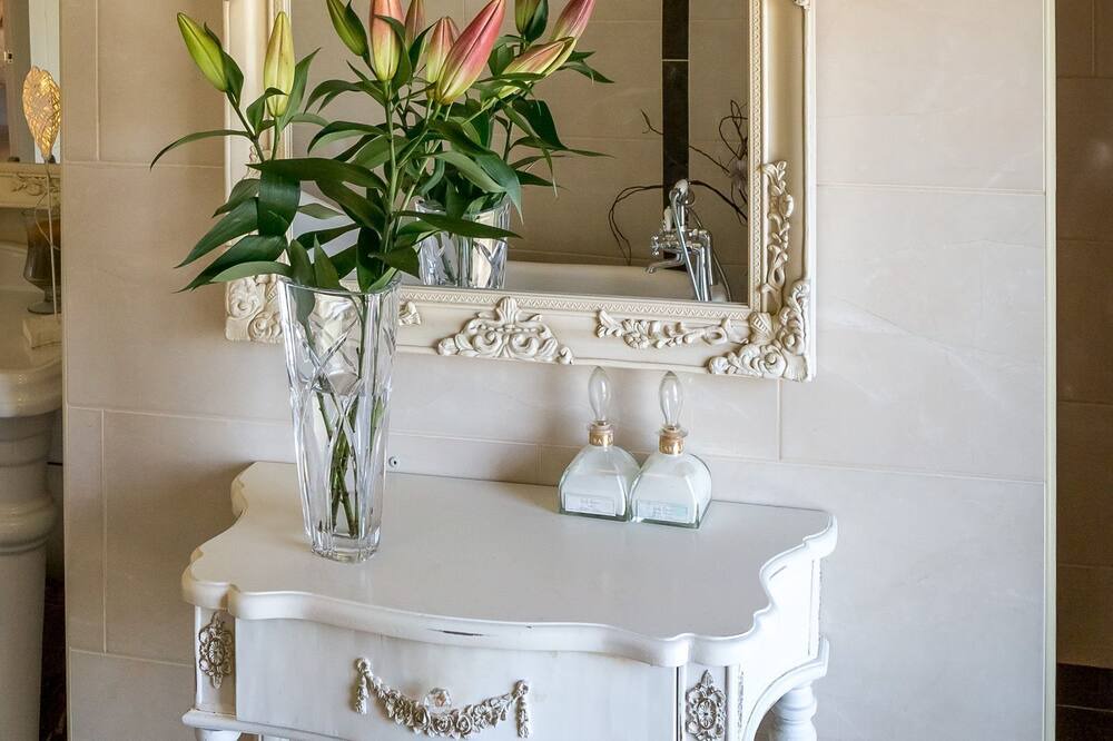 Photo of Bathroom in Ballyconneely