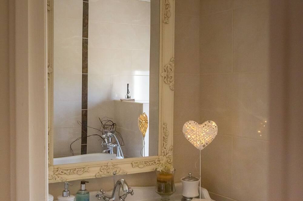 Photo of Bathroom in Ballyconneely