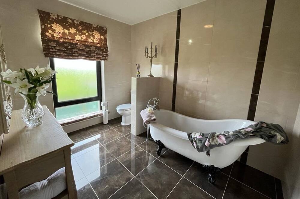 Photo of Bathroom in Ballyconneely