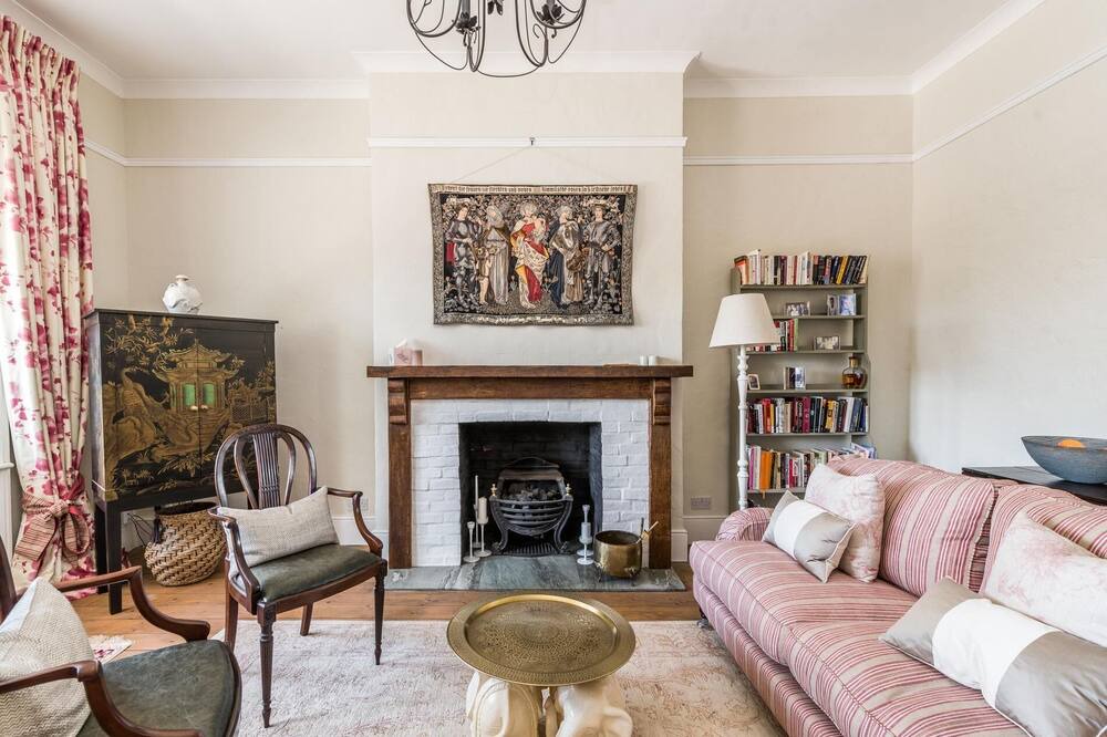 Photo of Livingroom in Addison