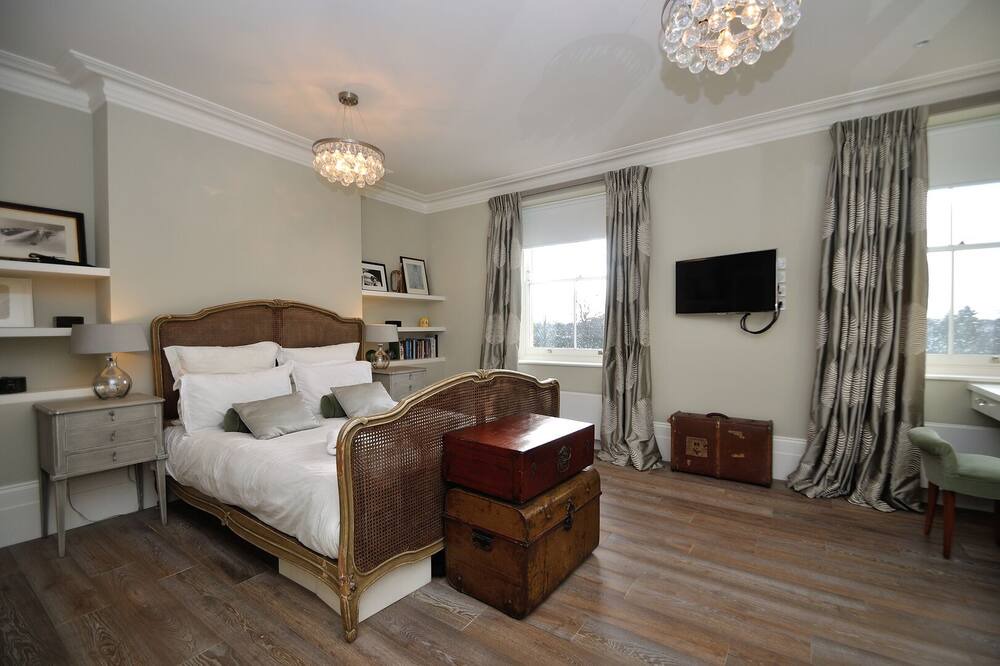 Photo of Bedroom in Ravenscourt Park
