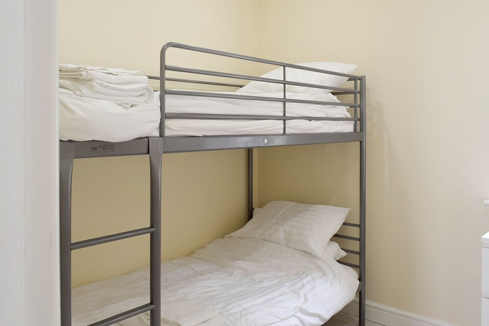 Photo of Bedroom in Pendine
