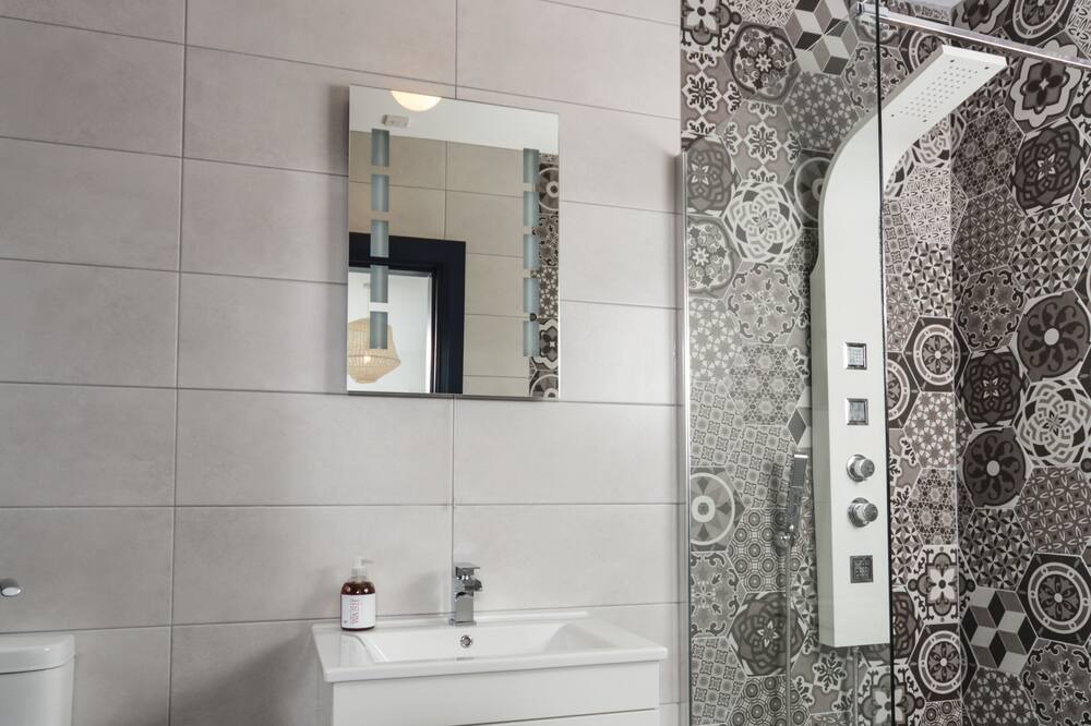 Photo of Bathroom in Sleaveen