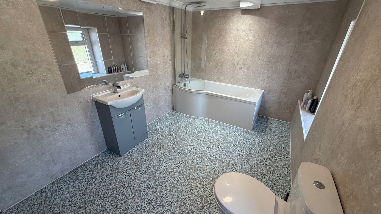 Photo of Bathroom in Princetown