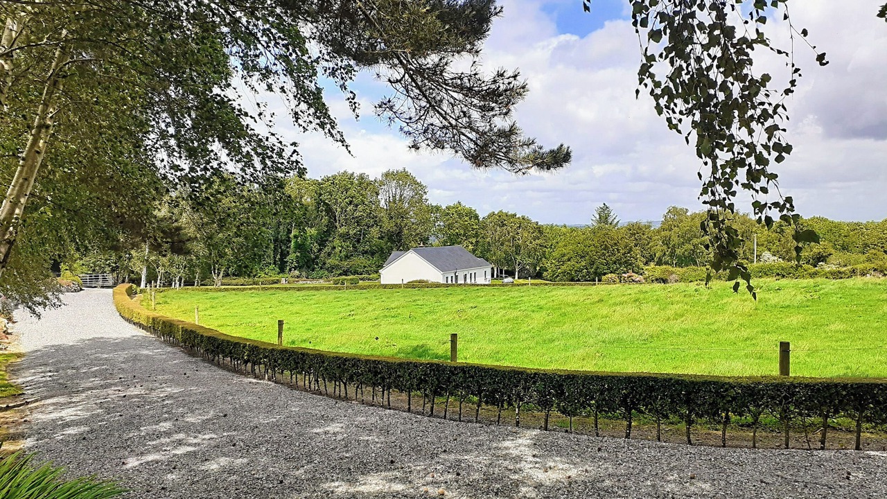 Photo of Outdoor in Garrykennedy