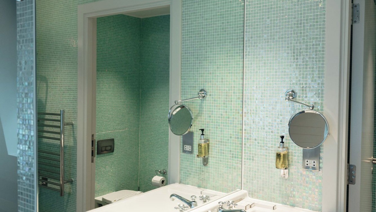 Photo of Bathroom in Chinatown