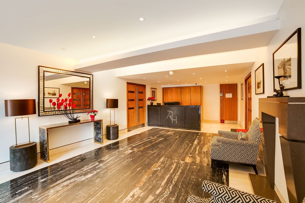 Photo of Livingroom in Courtfield