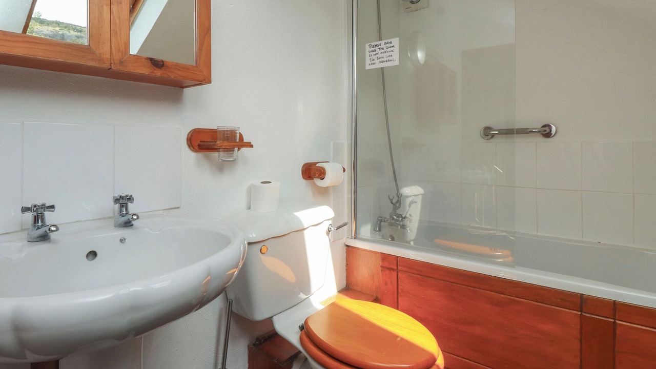 Photo of Bathroom in Brynrefail