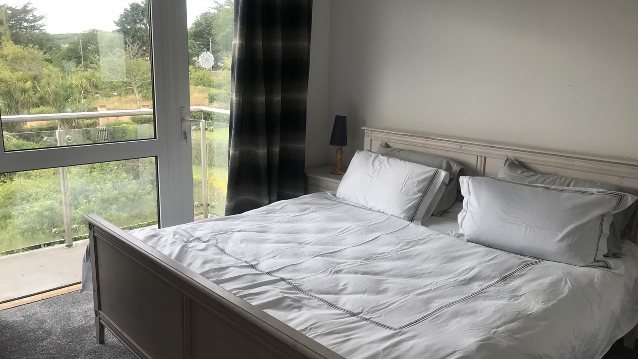 Photo of Bedroom in Skull