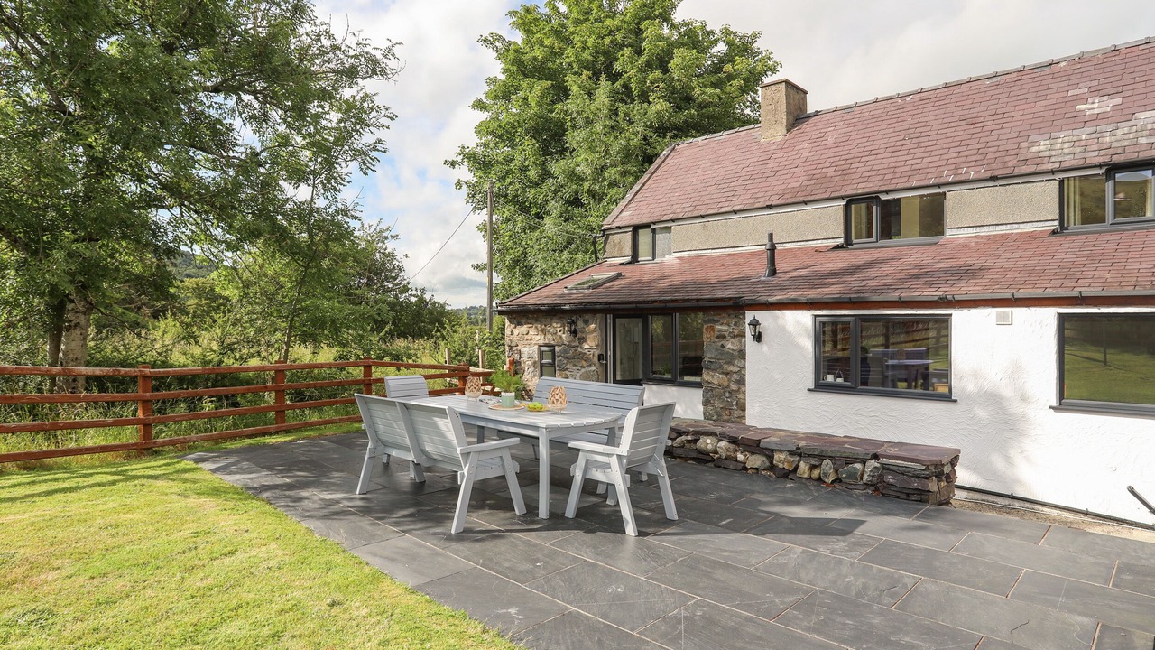 Photo of Outdoor in Betws Garmon