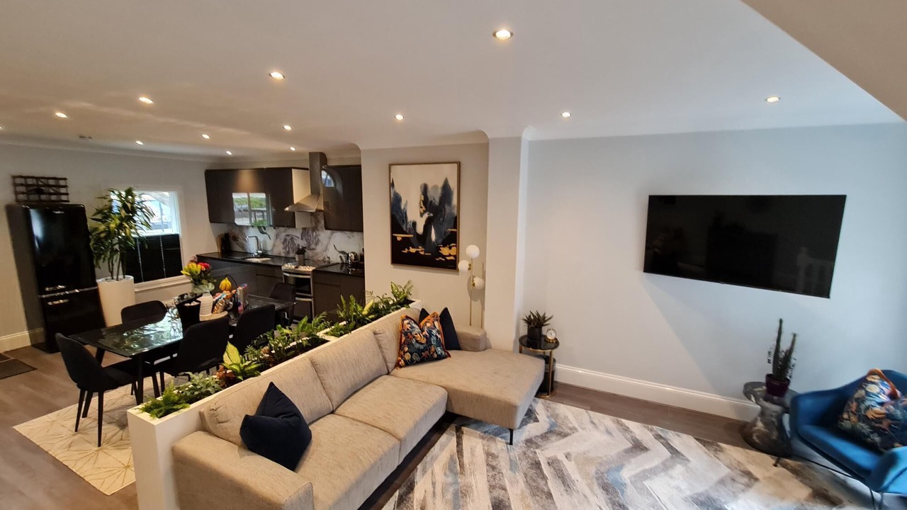Photo of Livingroom in Bishop's