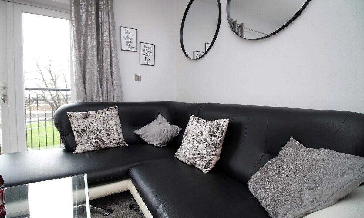 Photo of Livingroom in Barry