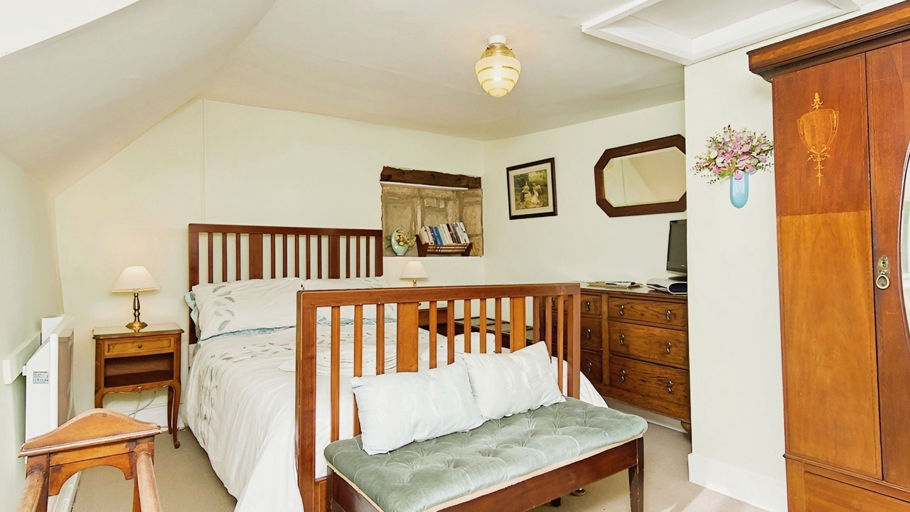 Photo of Bedroom in Niton