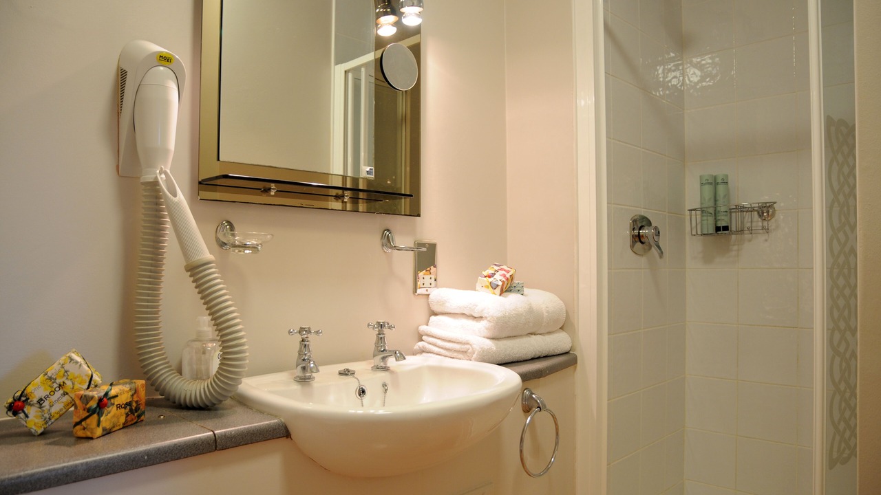 Photo of Bathroom in Dromin