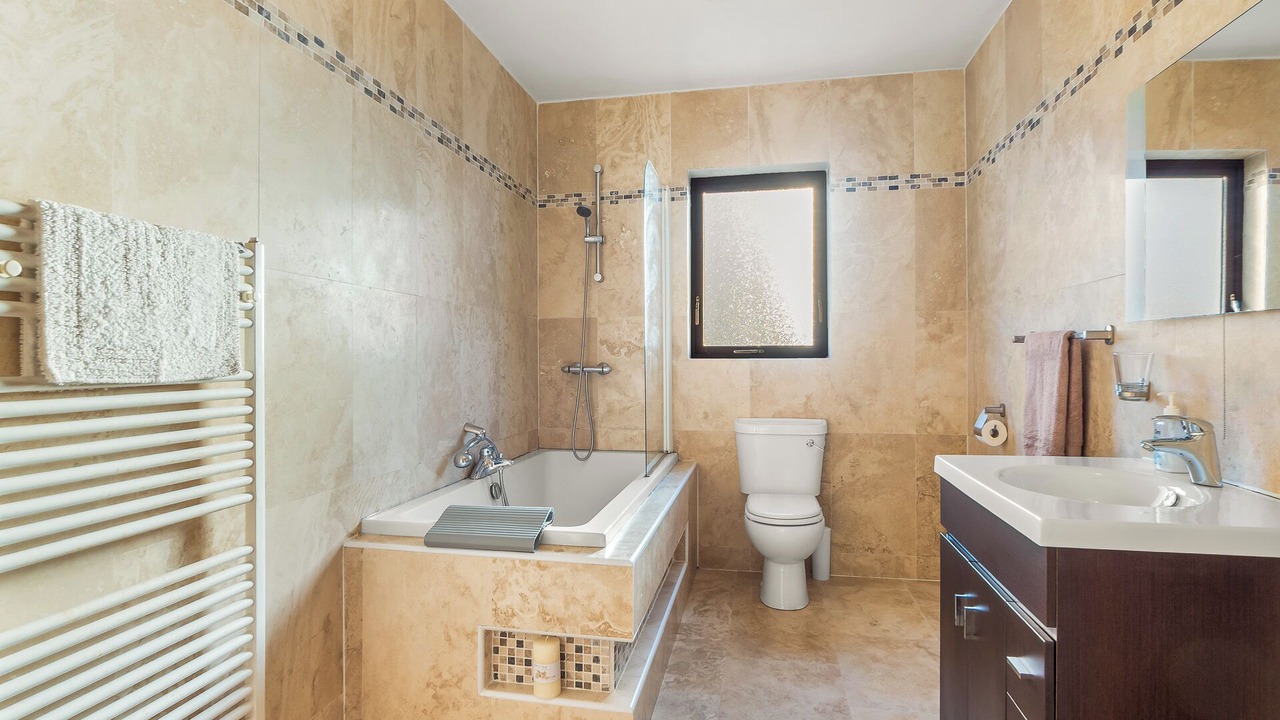 Photo of Bathroom in Ardnagreevagh