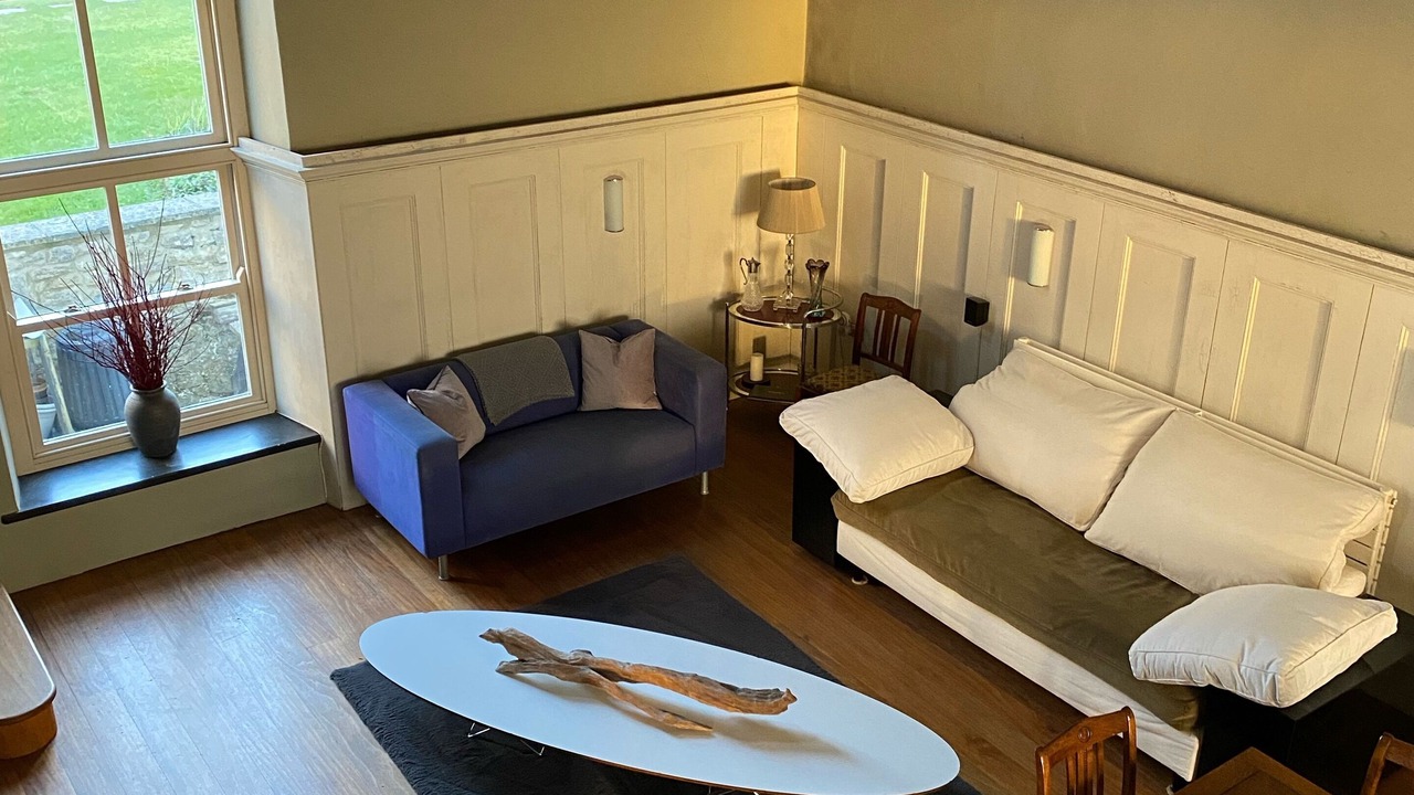 Photo of Livingroom in Carew Newton