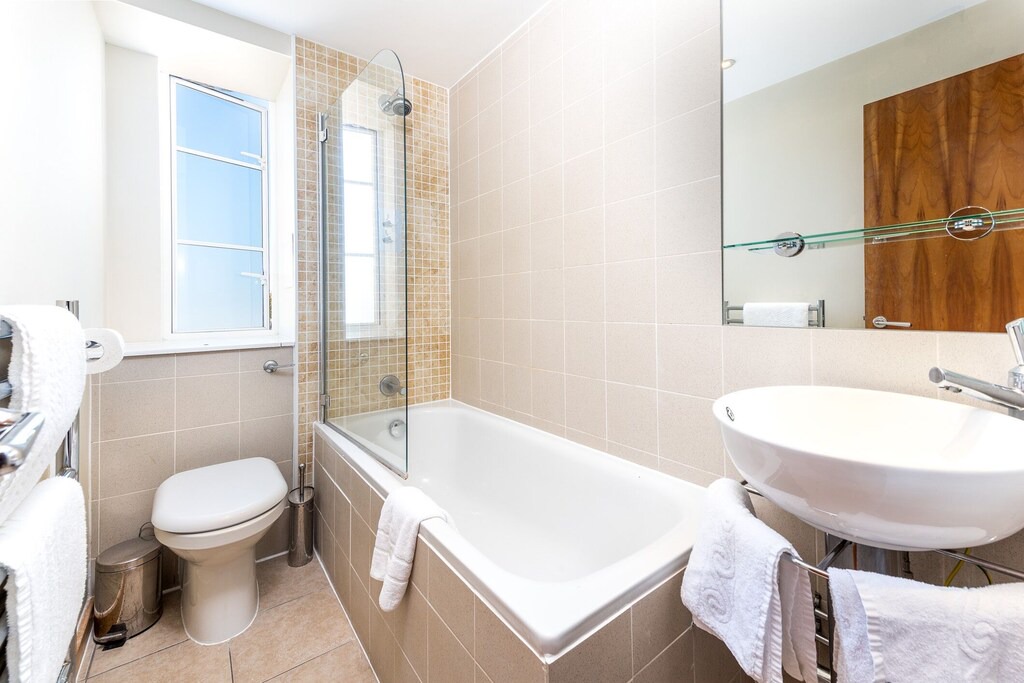 Photo of Bathroom in Courtfield