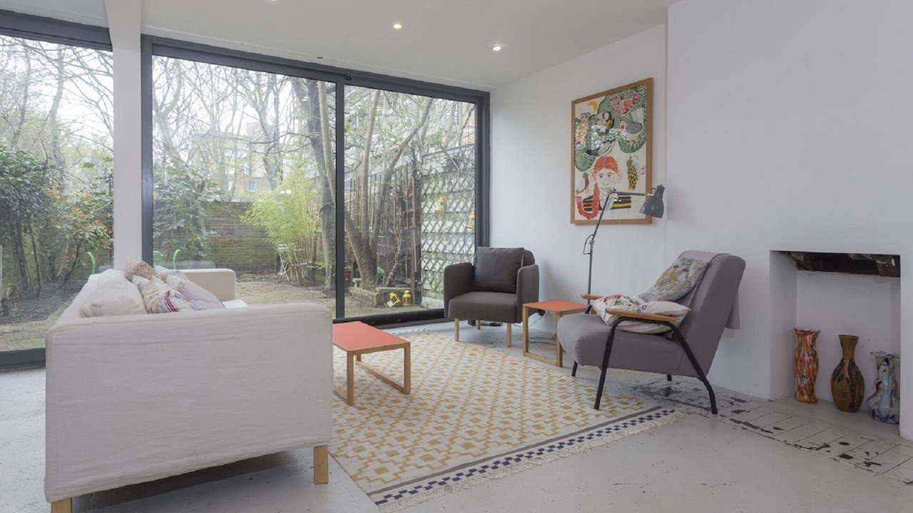 Photo of Livingroom in Newington