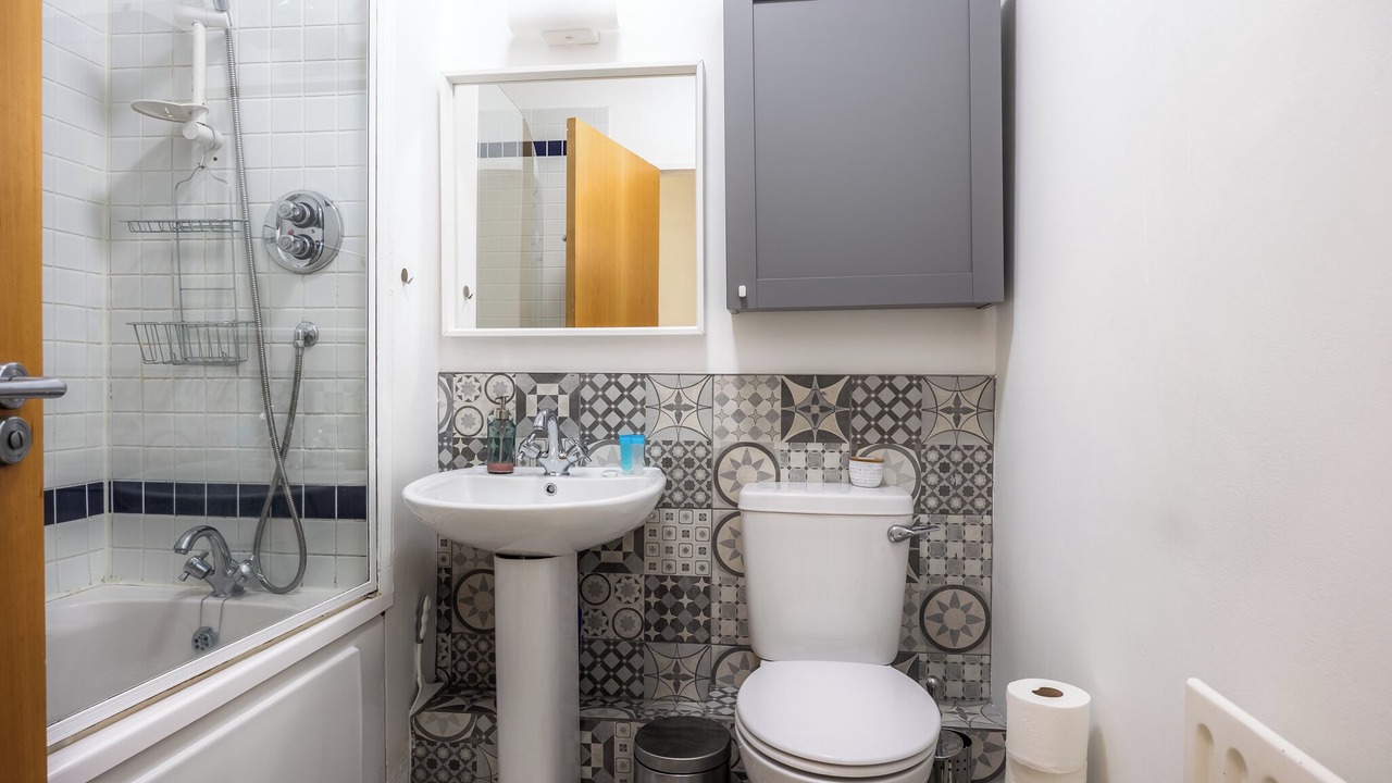 Photo of Bathroom in North Wall