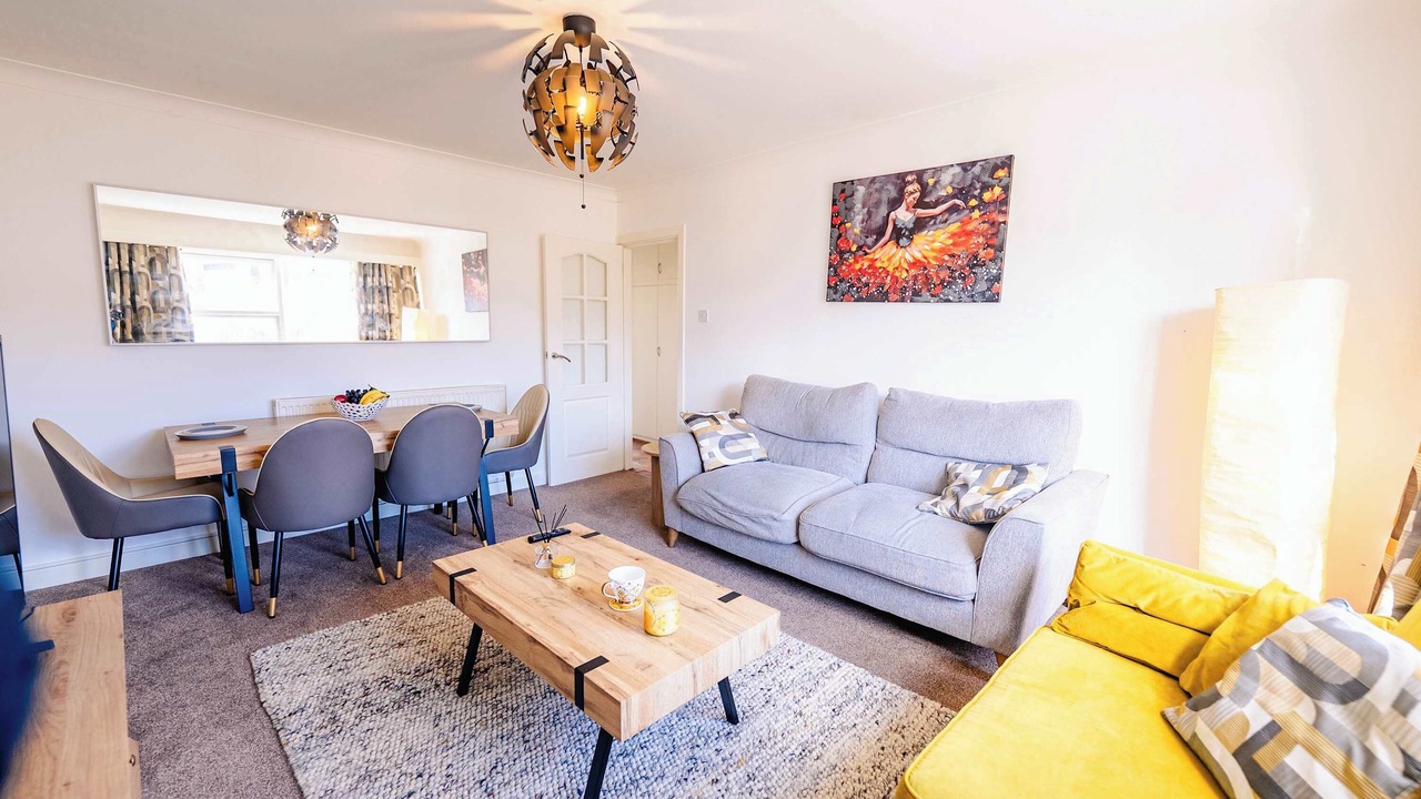 Photo of Livingroom in Cyncoed